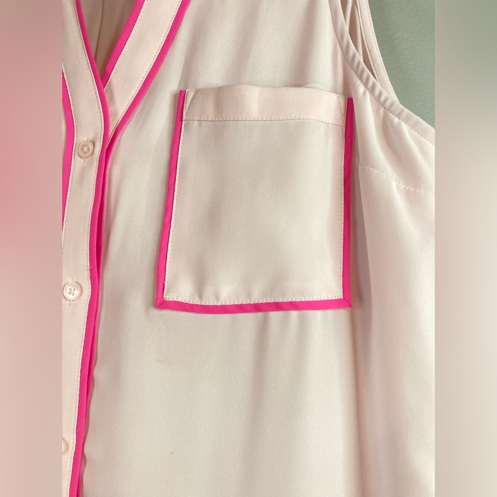SOLD 🩷NWT Express M Dress
Button down Sleeveless
Sexy Hot Pink Barbiecore - Picture 4 of 9